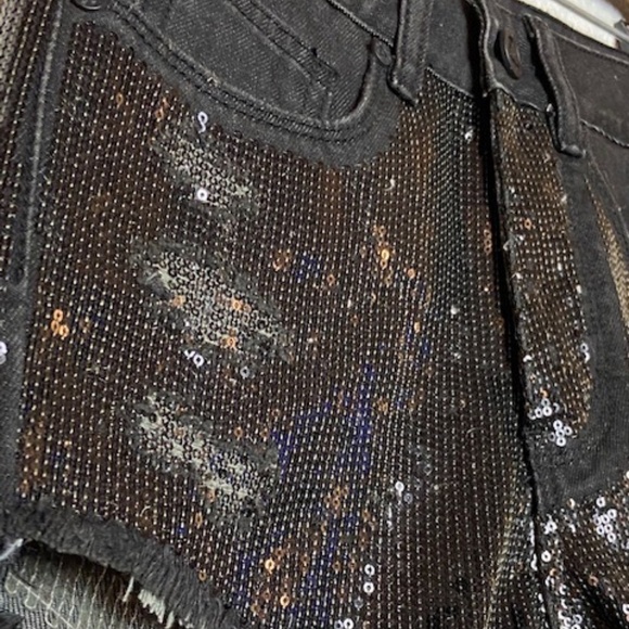 UNIF Black Sequin Distressed High Raw Hem Short 25 - Picture 6 of 10